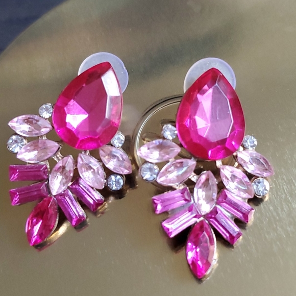 Earring bundle - Picture 2 of 3